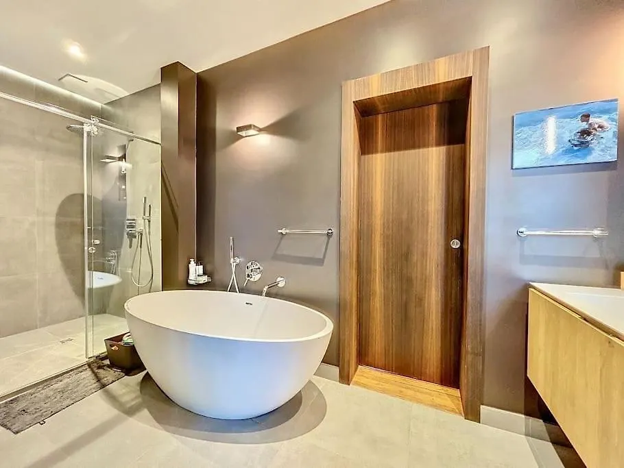 Apartment Anvers Paris