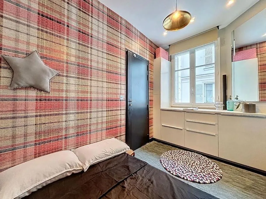 Anvers Paris Apartment
