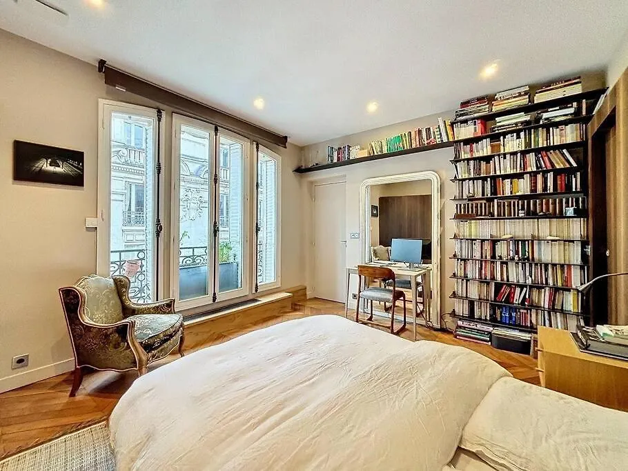 Anvers Paris Apartment