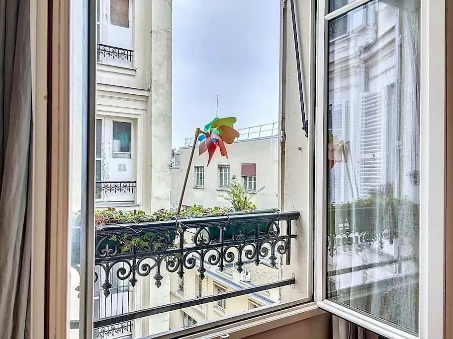 Apartment Anvers Paris France